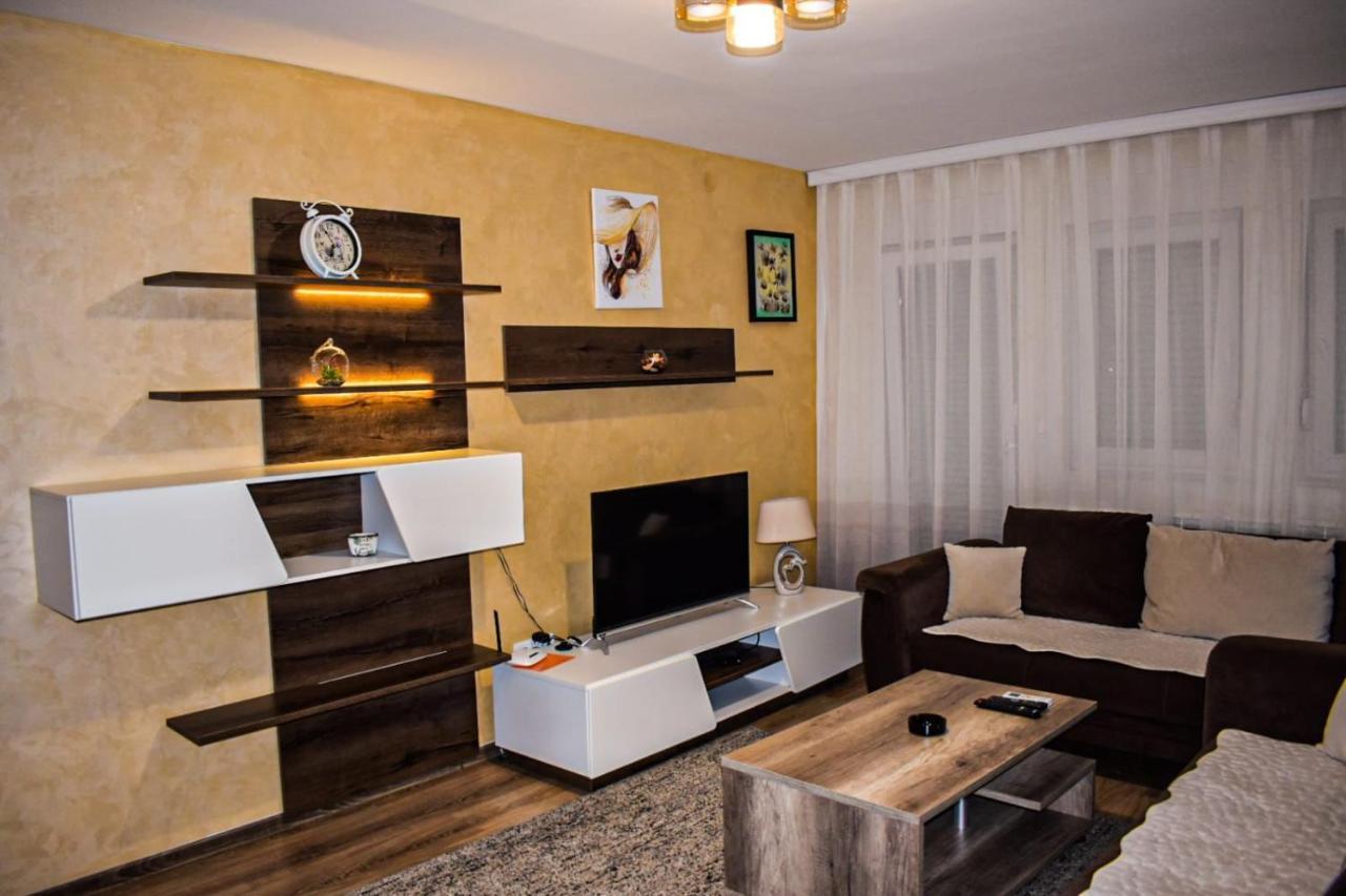 Avio Apartmani 2018 Novi Pazar Kültér fotó