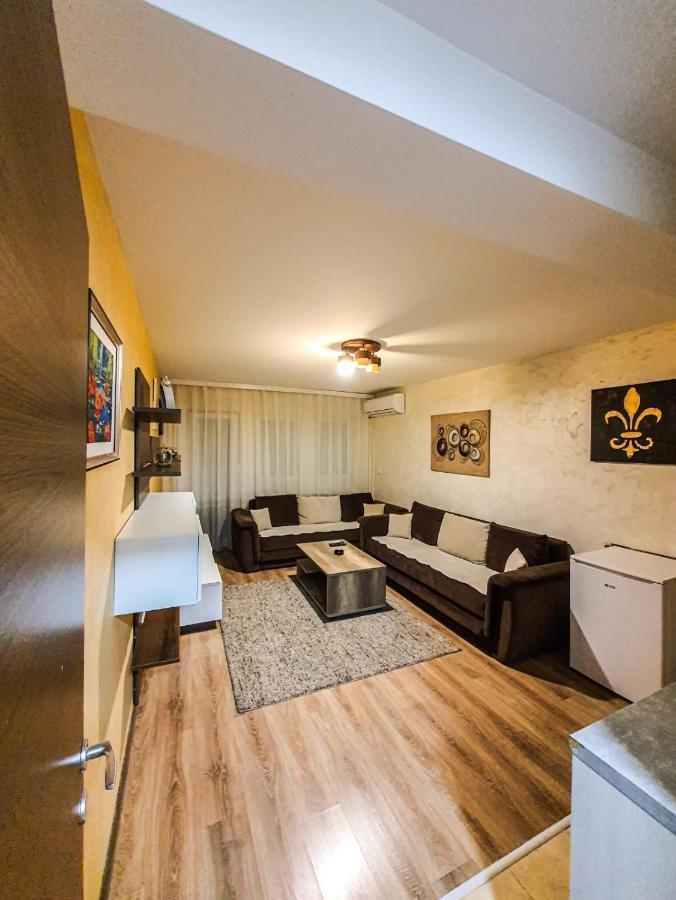 Avio Apartmani 2018 Novi Pazar Kültér fotó