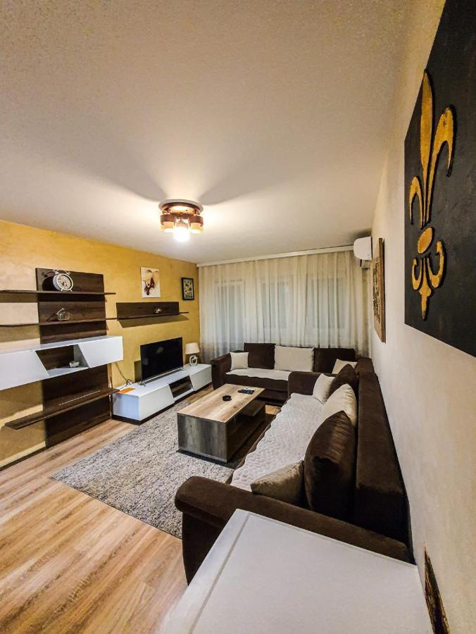 Avio Apartmani 2018 Novi Pazar Kültér fotó