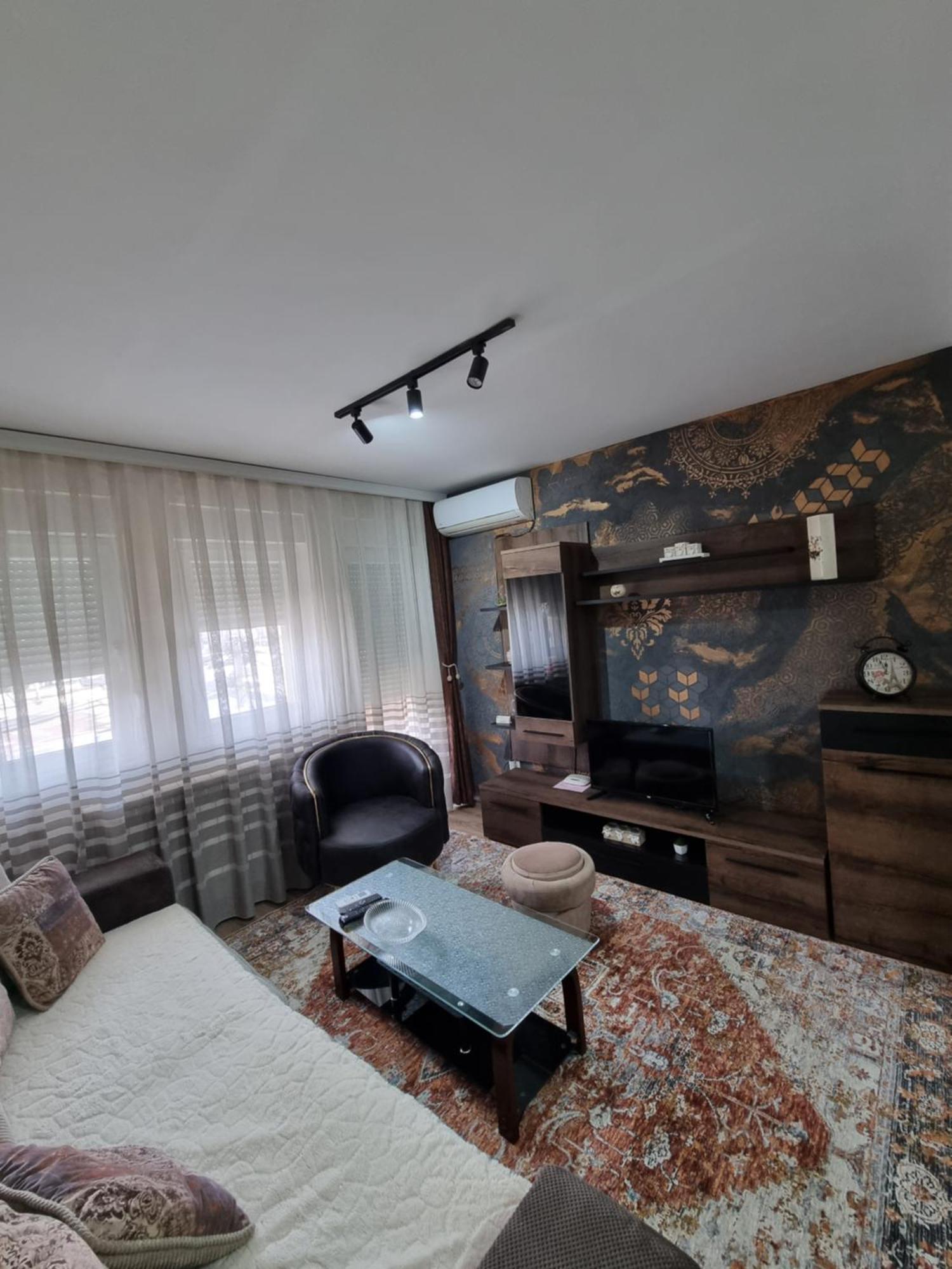Avio Apartmani 2018 Novi Pazar Kültér fotó