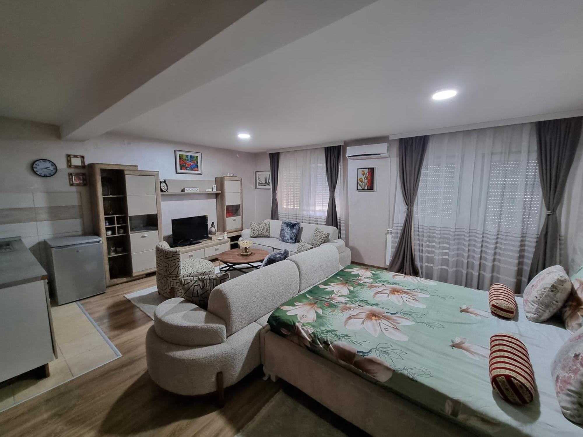 Avio Apartmani 2018 Novi Pazar Kültér fotó